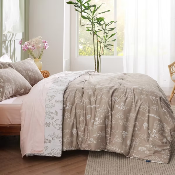 Floral Comforter Set – Stylish and Cozy Bedding with Cute Floral Pattern for a Beautiful Bedroom Makeover