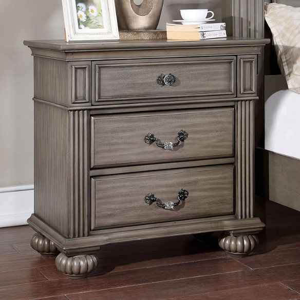 Elegant Traditional 5-Piece Grey Wood Poster Bedroom Set with Fluted Columns, Carved Floral Accents, and Bell-Shaped Headboard