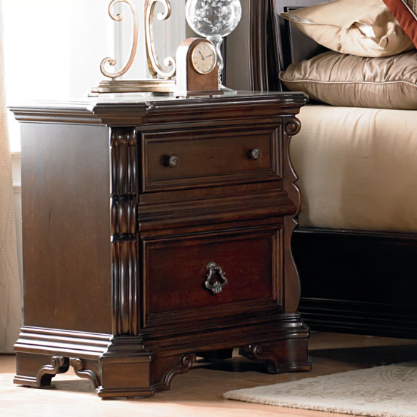 Classic Elegance with a Touch of Tradition – 5-Piece King Bedroom Set Featuring Sleigh Bed with Rope Twist Cap Rails, Dresser, Mirror, Chest, and Nightstand with Hidden Storage and Custom Drop Ring Hardware