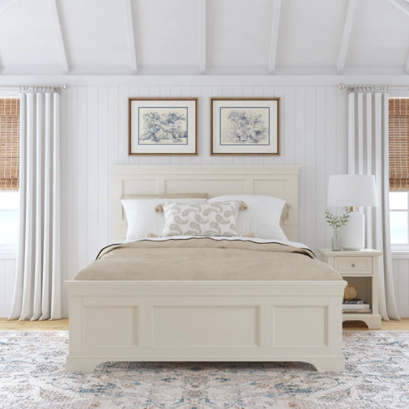 Queen Size Solid Wood Bed with Polished Finish and Classic Design