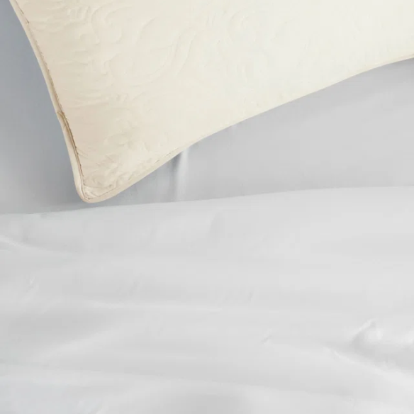 Lightweight Ultra Soft Quilt Set – Stain-Resistant, Machine Washable Bedding