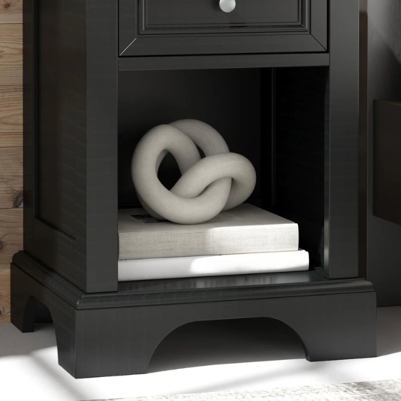 Elegant Queen Bedroom Set in Solid Black Wooden Design