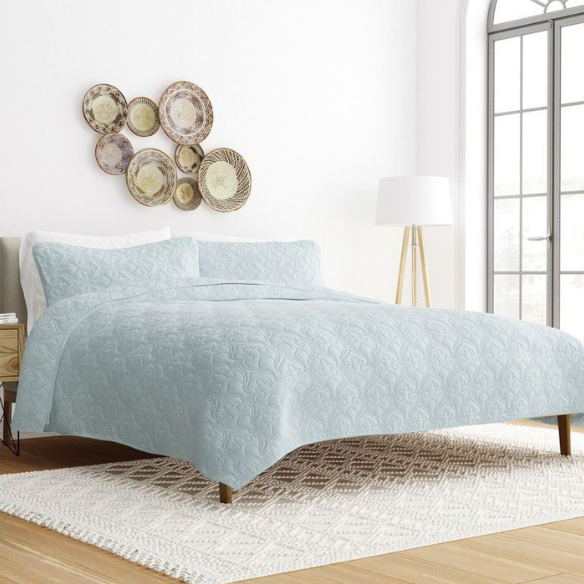 Lightweight Ultra Soft Quilt Set – Stain-Resistant, Machine Washable Bedding