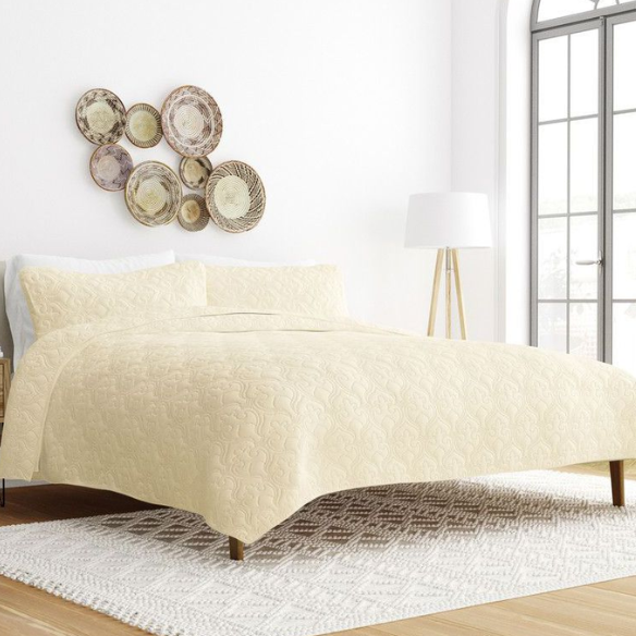 Lightweight Ultra Soft Quilt Set – Stain-Resistant, Machine Washable Bedding