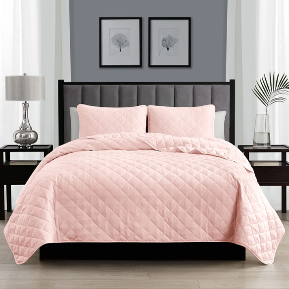 Microfiber Reversible Diamond Quilt Set – Soft, Stylish, and Hypoallergenic Bedding for Ultimate Comfort