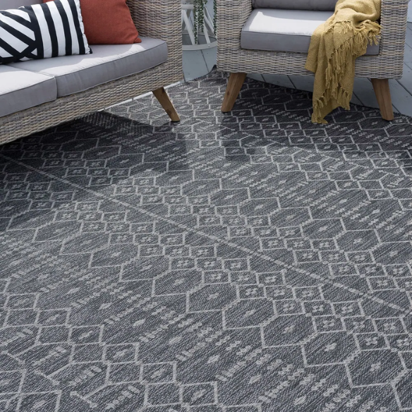 Boho-Inspired Charcoal & Light Grey Geometric Rug – Fade & Stain-Resistant, Low-Pile, Perfect for High-Traffic Indoor/Outdoor Spaces