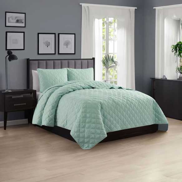 Microfiber Reversible Diamond Quilt Set – Soft, Stylish, and Hypoallergenic Bedding for Ultimate Comfort