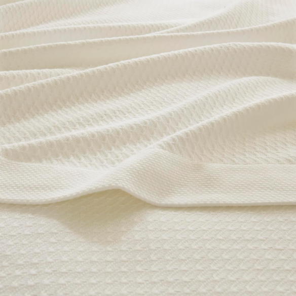 Ivory Egyptian Cotton Quilted Blanket – Soft, Breathable & All-Season Comfort