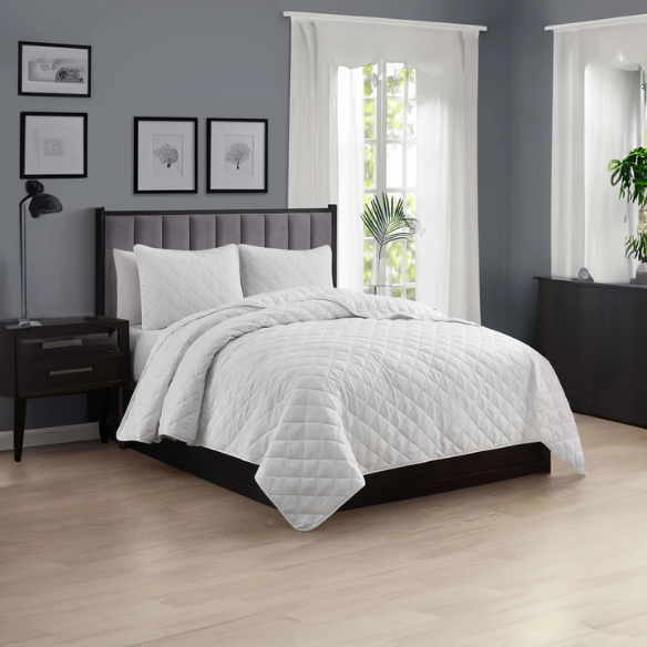 Microfiber Reversible Diamond Quilt Set – Soft, Stylish, and Hypoallergenic Bedding for Ultimate Comfort