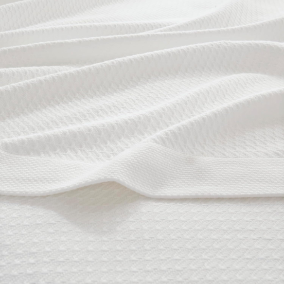 White Egyptian Cotton Quilted Blanket – Luxuriously Soft, Breathable & All-Season Comfort