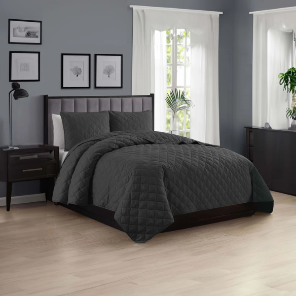 Microfiber Reversible Diamond Quilt Set – Soft, Stylish, and Hypoallergenic Bedding for Ultimate Comfort