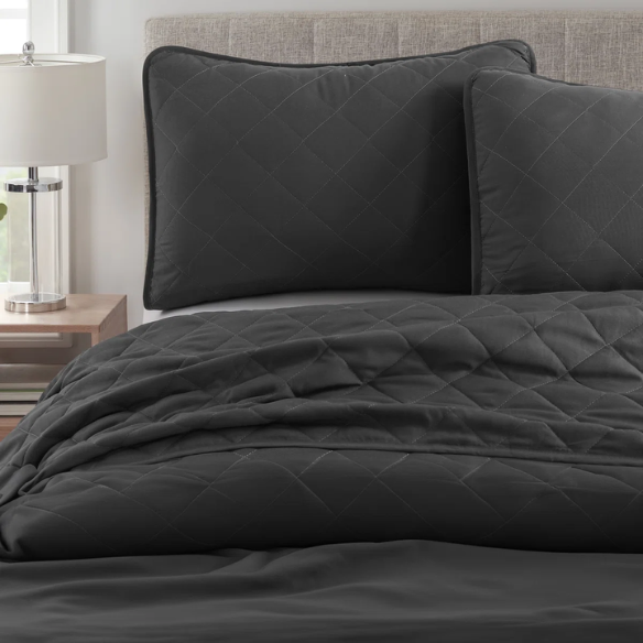 Microfiber Reversible Diamond Quilt Set – Soft, Stylish, and Hypoallergenic Bedding for Ultimate Comfort