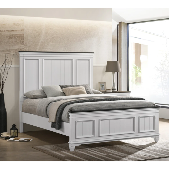 Modern Farmhouse 3-Piece Queen Bedroom Set with Natural Wood Trim, Featuring a Stylish Wooden Bed