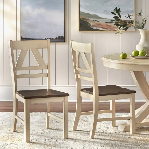 Charming Country-Style Dining Set with Rustic Appeal – Round Table & Geometric Back Chairs