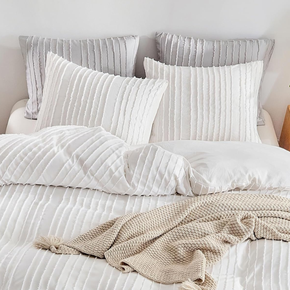 Luxurious Tufted Duvet Cover Set – Queen Size | Striped Textured Boho Bedding | Ultra-Soft Washed Microfiber | 3-Piece Set