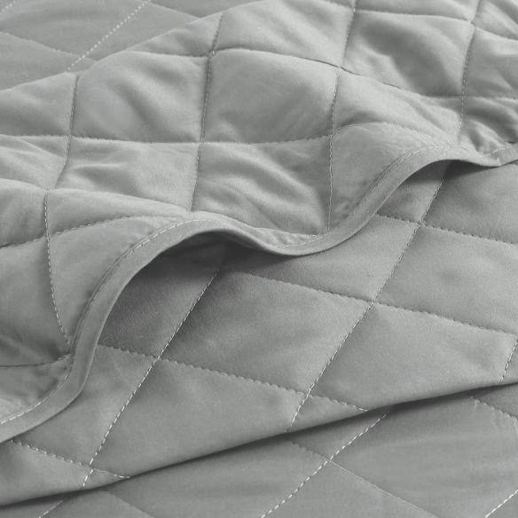 Microfiber Reversible Diamond Quilt Set – Soft, Stylish, and Hypoallergenic Bedding for Ultimate Comfort