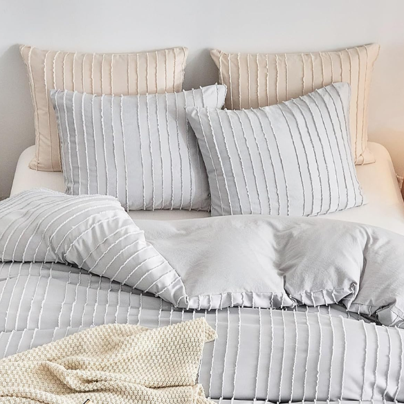 Luxurious Tufted Duvet Cover Set – Queen Size | Striped Textured Boho Bedding | Ultra-Soft Washed Microfiber | 3-Piece Set