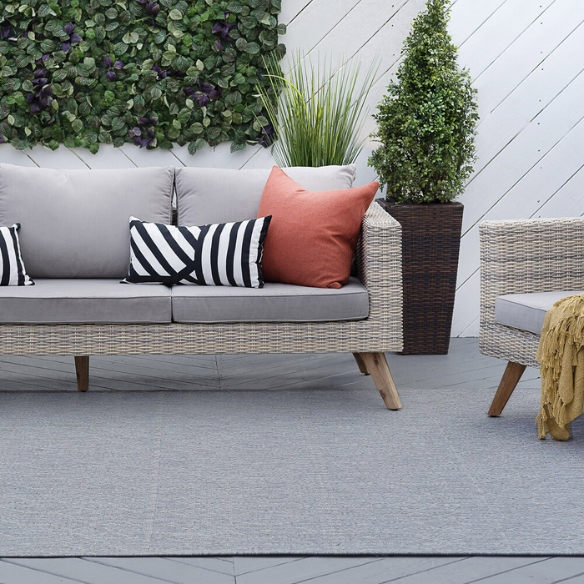 Boho-Inspired Greyish Blue & Ivory Geometric Rug – Fade & Stain-Resistant, Low-Pile, Perfect for High-Traffic Indoor/Outdoor Spaces