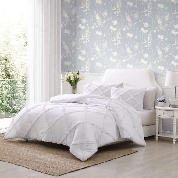 Solid White Reversible Comforter Set – Timeless, Cozy, and Versatile Bedding with Romantic Ruffles