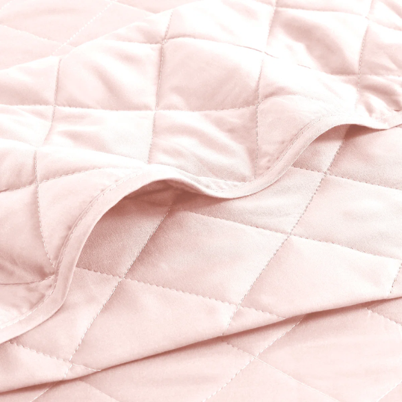 Microfiber Reversible Diamond Quilt Set – Soft, Stylish, and Hypoallergenic Bedding for Ultimate Comfort