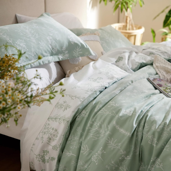 Floral Comforter Set – Stylish and Cozy Bedding with Cute Floral Pattern for a Beautiful Bedroom Makeover