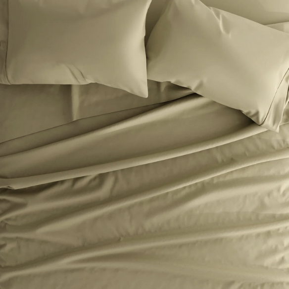 Sage Deep Pocket Microfiber Sheet Set – 4-Piece Soft, Wrinkle-Free Bedding with Pillowcases