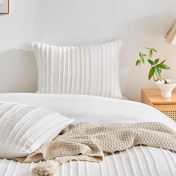 Luxurious Tufted Duvet Cover Set – Queen Size | Striped Textured Boho Bedding | Ultra-Soft Washed Microfiber | 3-Piece Set