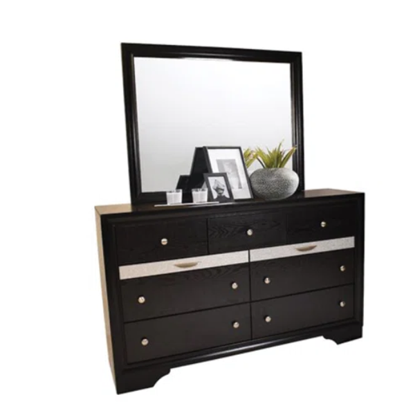 Minimalist Elegance Platform 5-Piece Queen Bedroom Set – Stylish, Cozy, and Tastefully Adorned