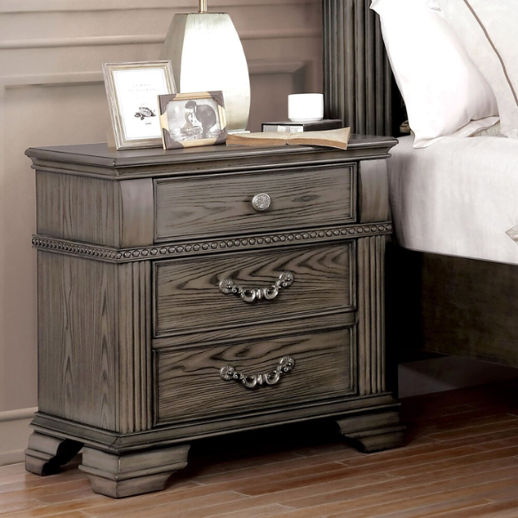 Elegant Traditional 3-Piece Wood Poster Bedroom Set with Beaded Trim, Reeded Posts, and USB Nightstands