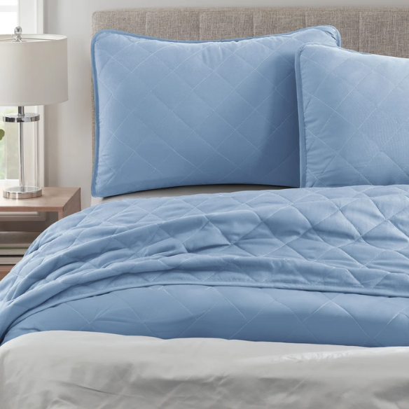 Microfiber Reversible Diamond Quilt Set – Soft, Stylish, and Hypoallergenic Bedding for Ultimate Comfort