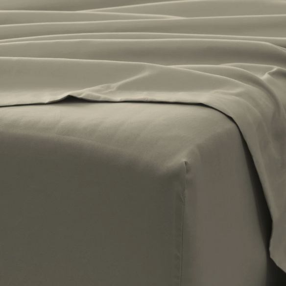 Sage Deep Pocket Microfiber Sheet Set – 4-Piece Soft, Wrinkle-Free Bedding with Pillowcases