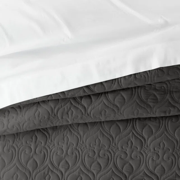 Lightweight Ultra Soft Quilt Set – Stain-Resistant, Machine Washable Bedding
