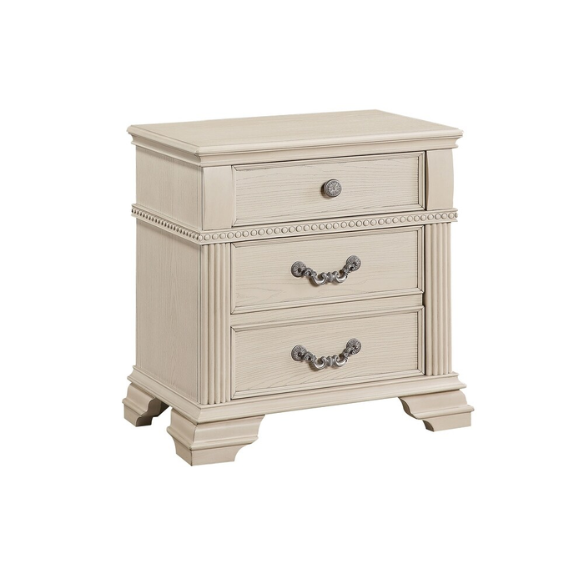 Elegant Traditional 3-Piece Wood Poster Bedroom Set with Beaded Trim, Reeded Posts, and USB Nightstands