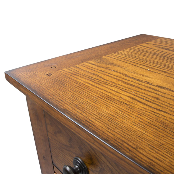 Rustic American Elegance: Sleigh Bed, Dresser & Mirror, Chest – Crafted with Rubberwood Solids & Oak Veneers, Featuring Antique Brass Hardware, Dovetail Construction, and Ample Storage for a Timeless, Durable Bedroom Collection