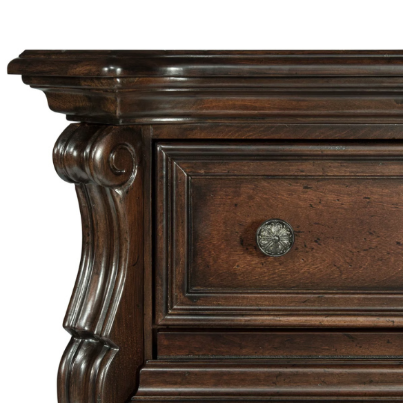 Classic Elegance with a Touch of Tradition – 5-Piece King Bedroom Set Featuring Sleigh Bed with Rope Twist Cap Rails, Dresser, Mirror, Chest, and Nightstand with Hidden Storage and Custom Drop Ring Hardware