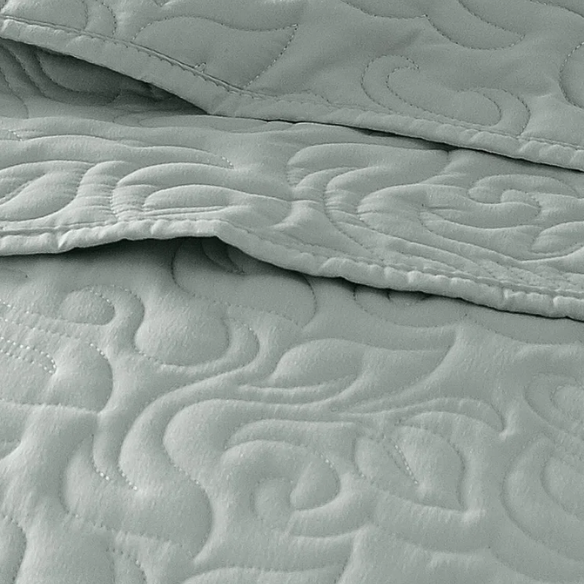 Elegant Floral Stitching Quilt Set – Ultra-Soft, Hypoallergenic, and Machine Washable Bedding for All Seasons