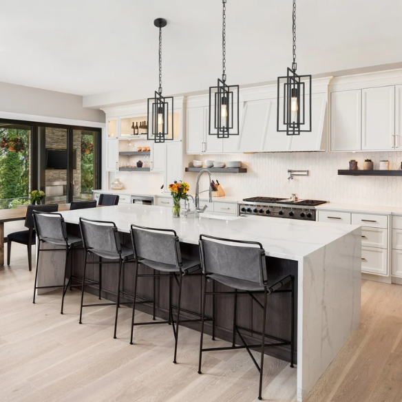 Contemporary 1-light black rectangular pendant light with adjustable hanging chain, ideal for kitchen islands or modern interiors