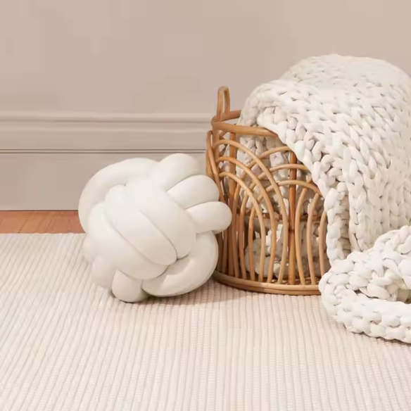Cream white geometric decorative pillow cover in plush polyester, available in 22 cm and 28 cm sizes. Modern cushion cover for sofa, bed, or holiday decor.
