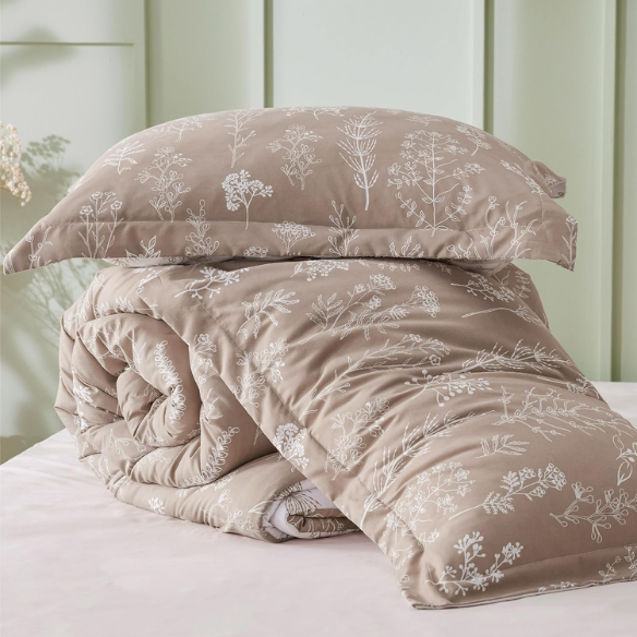 Floral Comforter Set – Stylish and Cozy Bedding with Cute Floral Pattern for a Beautiful Bedroom Makeover