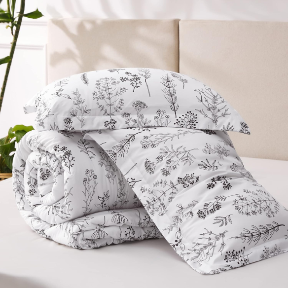 Floral Comforter Set – Stylish and Cozy Bedding with Cute Floral Pattern for a Beautiful Bedroom Makeover