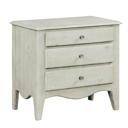Rustic Charm Meets Chic Elegance: Solid Wood Platform King Size Bedroom Set with Scalloped Edges, Weathered White Wash Finish, Unique Grain Patterns, Angled Feet, and Oil-Rubbed Bronze Drawer Pulls