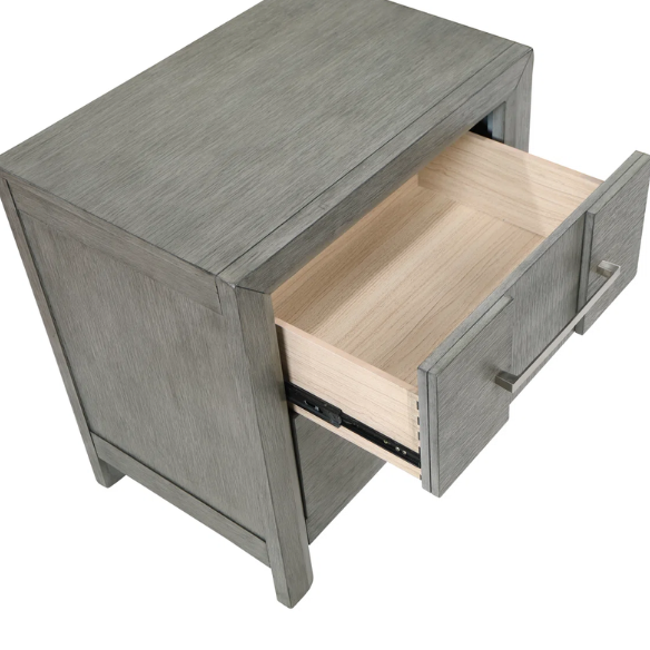 Elegant Wooden 3-Piece Full Double Size Bedroom Set – Includes Bed, Chest, and Two Nightstands with Timeless Craftsmanship