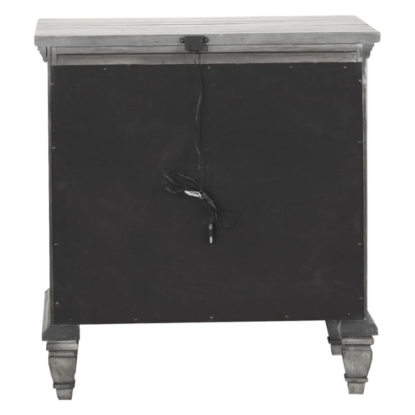 Old-World Charm Meets Glamour in 5-Piece Queen Bedroom Set – Rich Brown Finish with Crown Molding, Felt-Lined Drawers, and Built-In Outlets