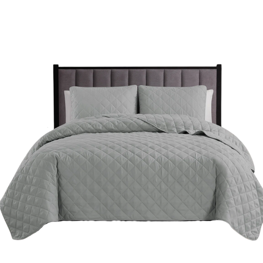 Microfiber Reversible Diamond Quilt Set – Soft, Stylish, and Hypoallergenic Bedding for Ultimate Comfort