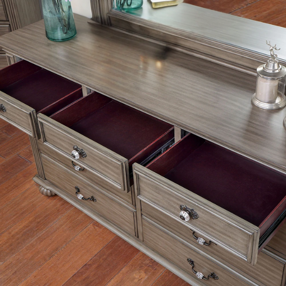 Traditional Wood 3-Piece Poster Bedroom Set with USB Chargers – Elegant Beaded Trim, Reeded Posts, and Felt-Lined Drawers