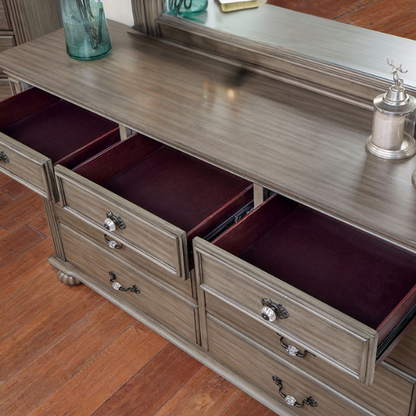 Traditional Wood 3-Piece Poster Bedroom Set with USB Chargers – Elegant Beaded Trim, Reeded Posts, and Felt-Lined Drawers