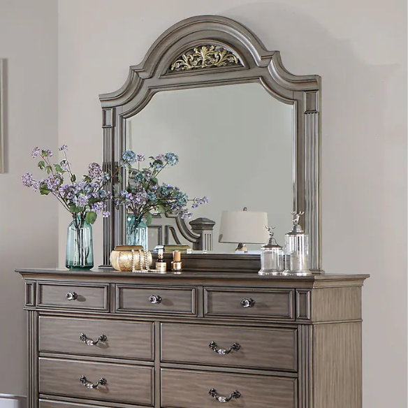 Traditional Wood 3-Piece Poster Bedroom Set with USB Chargers – Elegant Beaded Trim, Reeded Posts, and Felt-Lined Drawers