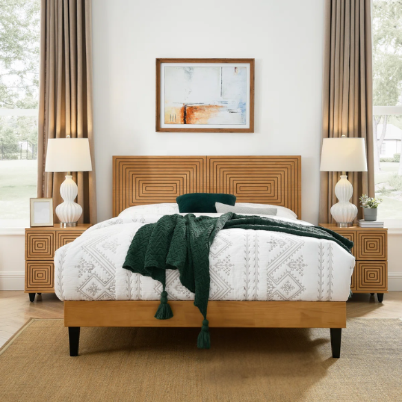 Queen Size Solid Wood Bed with Intricate Engraved Design – Timeless Craftsmanship and Elegance