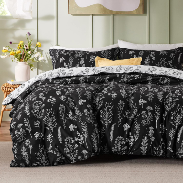Floral Comforter Set – Stylish and Cozy Bedding with Cute Floral Pattern for a Beautiful Bedroom Makeover