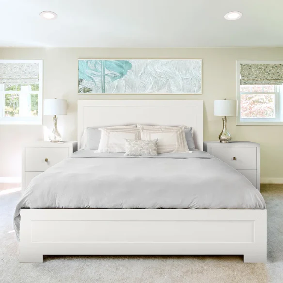 Modern Sophistication 2-Piece Queen Platform Bedroom Set with Sleek Headboard and Footboard in Solid Wood